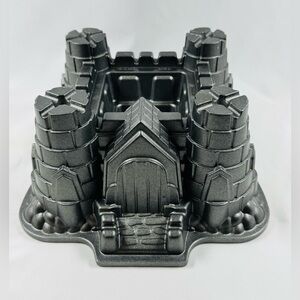 Nordic Ware Castle Bundt Cake Mold Pan Heavy Cast Aluminum USA Awesome 10 Cup